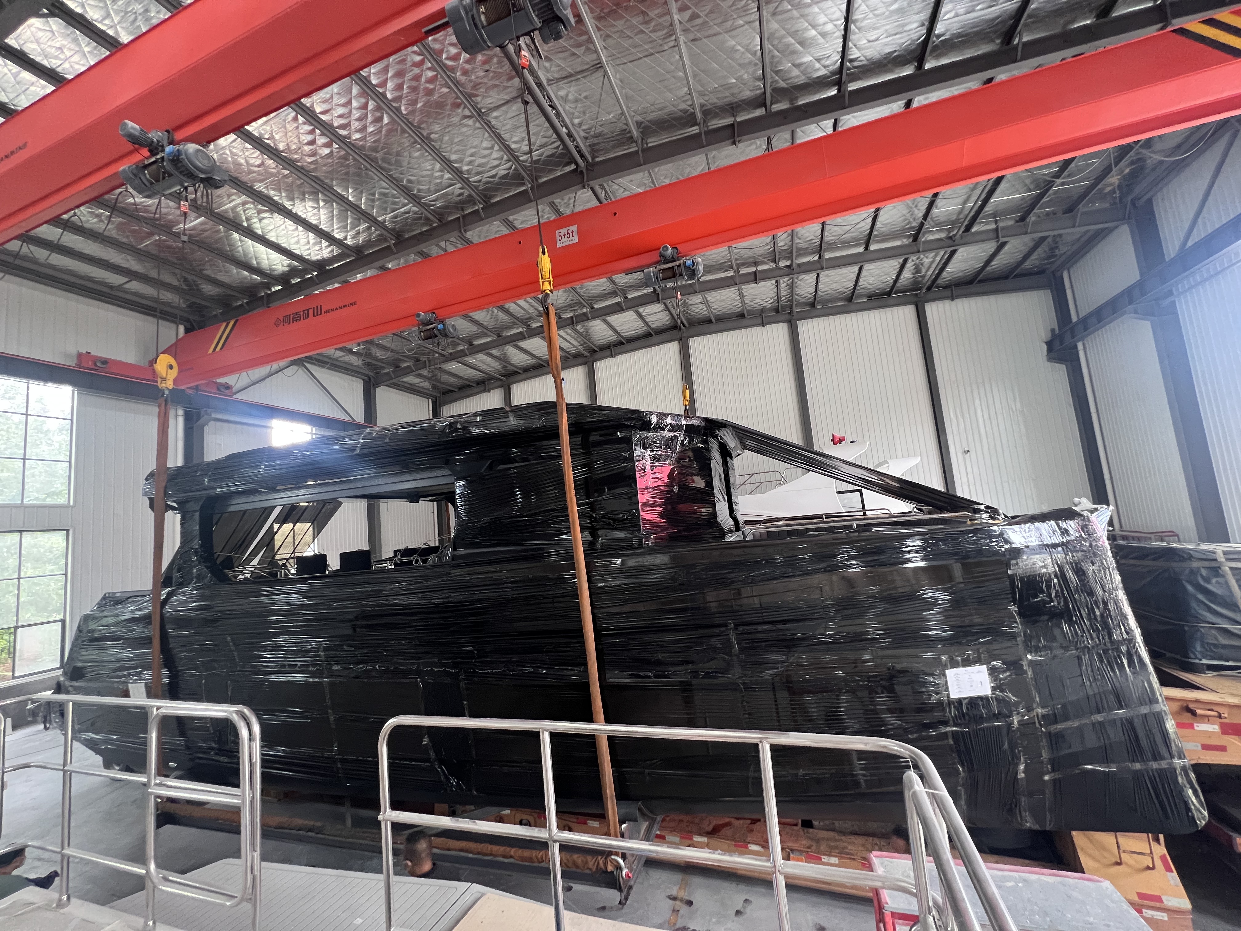 Ang una nga Lawangada® 1360 Party Catamaran mihatag sa Malaysia, ang ikaduha ang nagtukod.