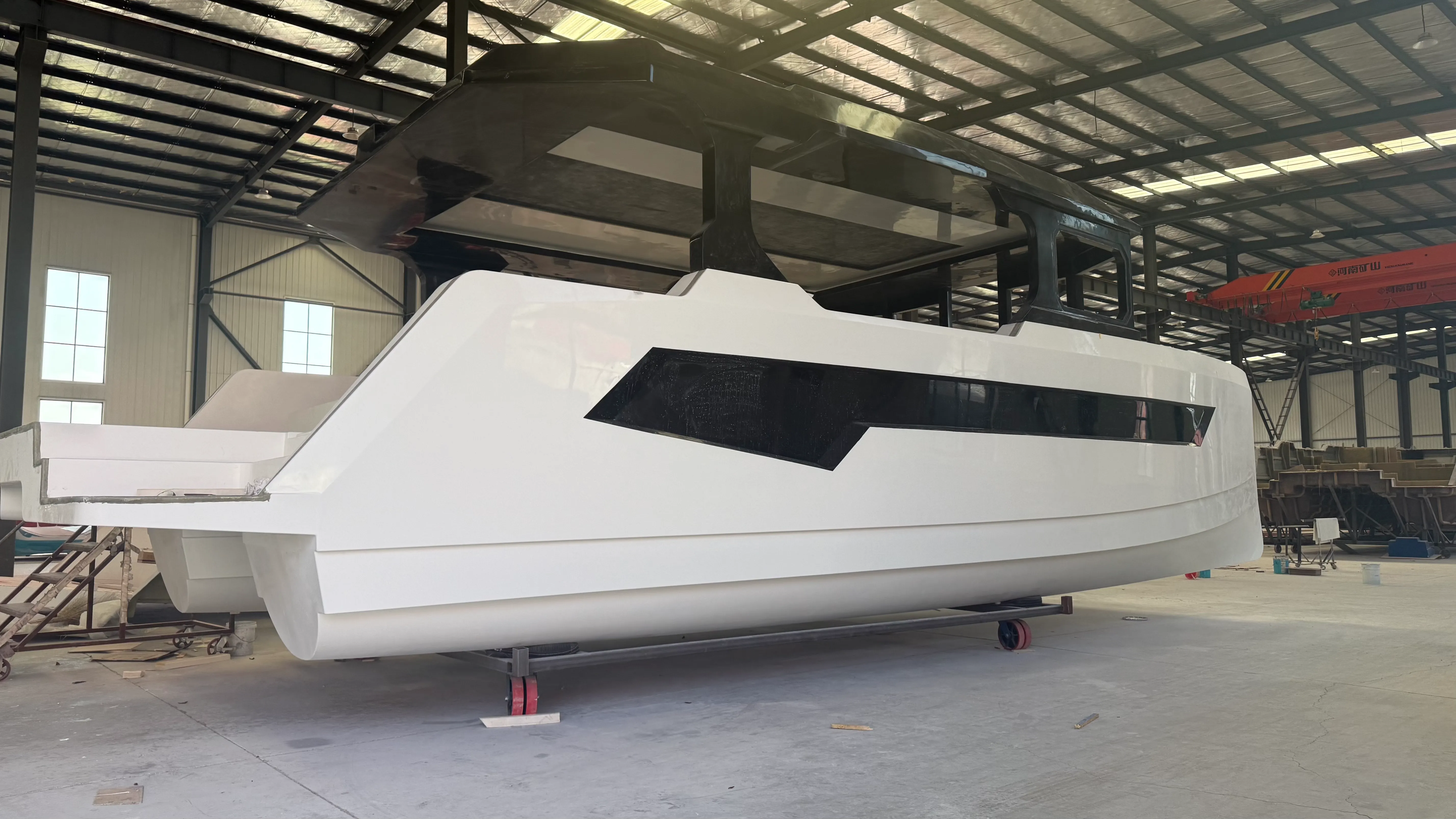 Giunsa Paggama ang Fiberglass Hull sa mga Bangka