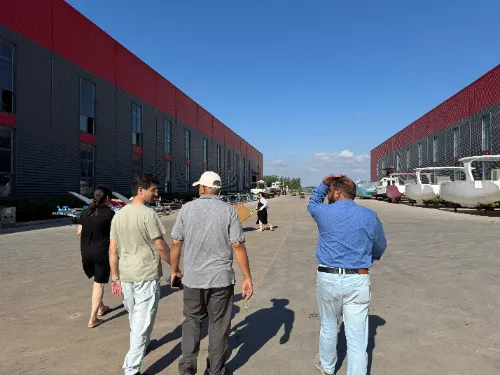 LAWADA® Nakadawat ug Pakistani Partners alang sa Factory Tour ug Business Communication